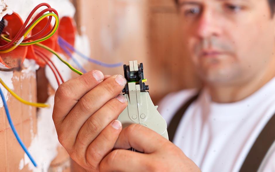 je recherche un électricien Villemomble
